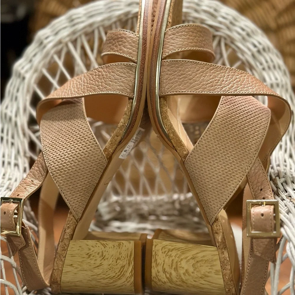 Clarks Women's Beige and Brown Sandals - Picture 9 of 10